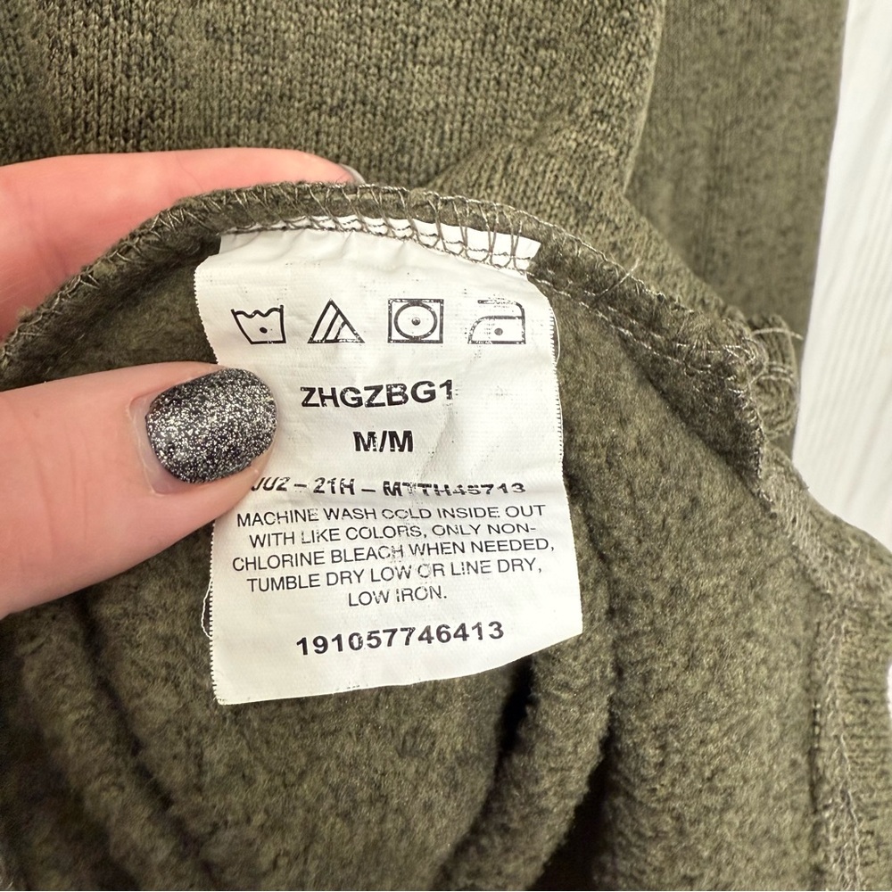 EUC🌟 Men’s Wrangler Olive Green Quarter Zip Sweater Relaxed Fit - Picture 8 of 8